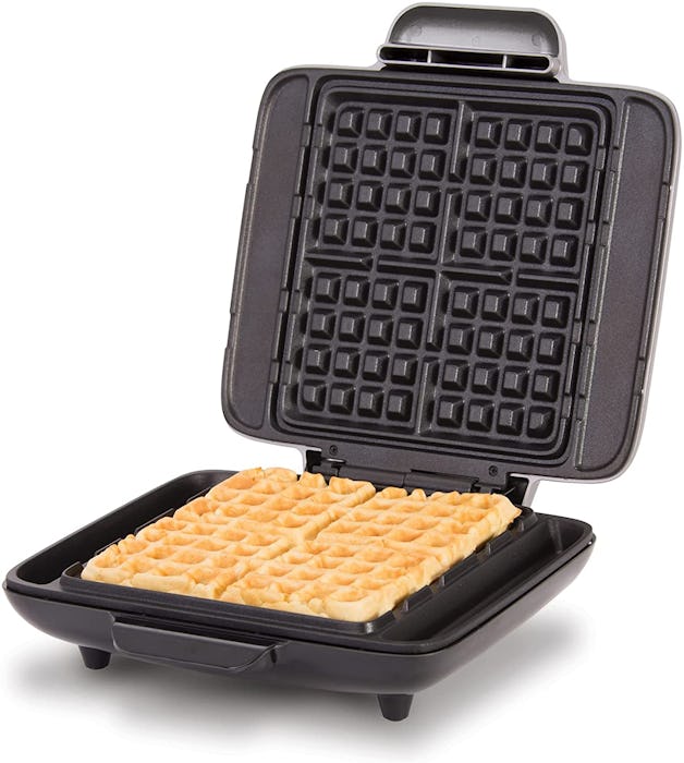 Dash Deluxe No-Drip Belgian Waffle Iron