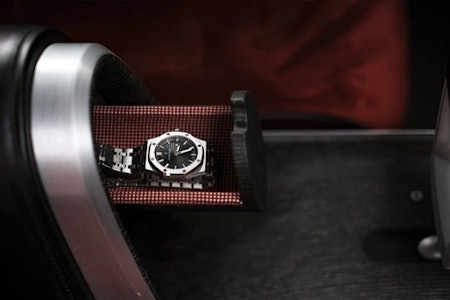 Hyundai Heritage Series Grandeur watch compartment