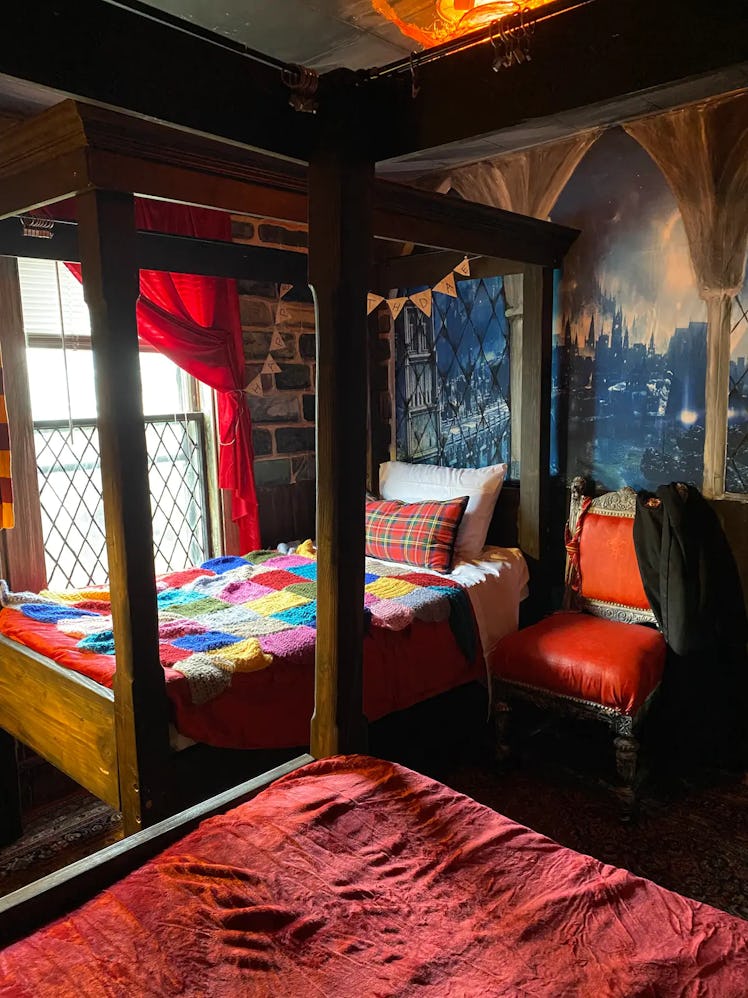This 'Harry Potter' Airbnb in Salem looks like you stepped into the Gryffindor Common Room at Hogwar...