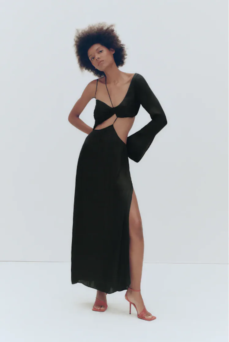Kendall Jenner's Cutout Wedding Guest Dress Was A Risky Choice Kendall Jenner's Cutout Wedding Guest Dress Was A Risky Choice