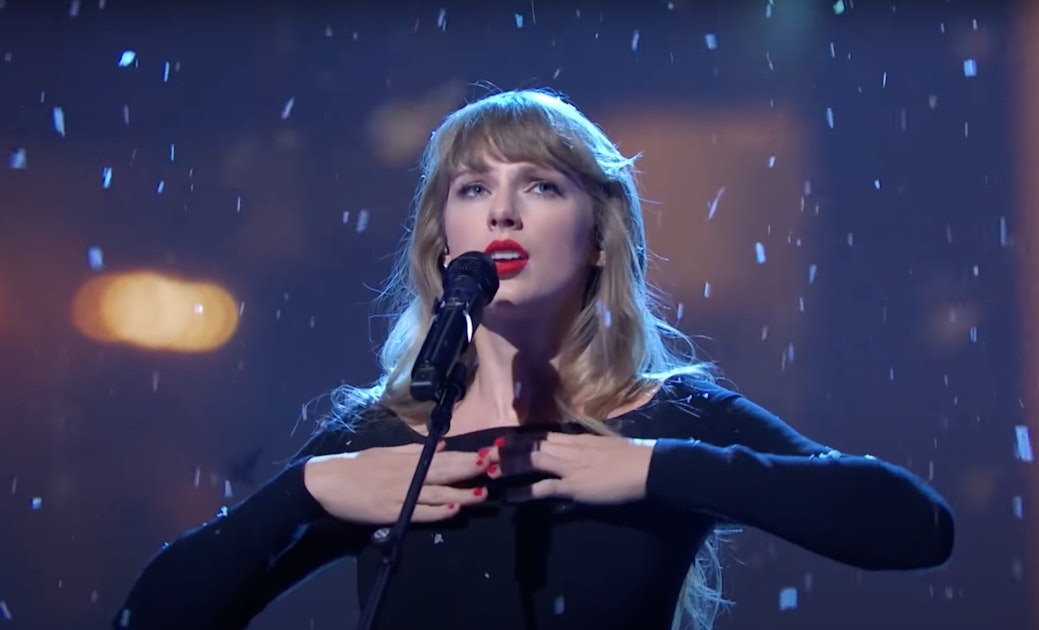 Watch Taylor Swift's "All Too Well' 'SNL' Performance Video