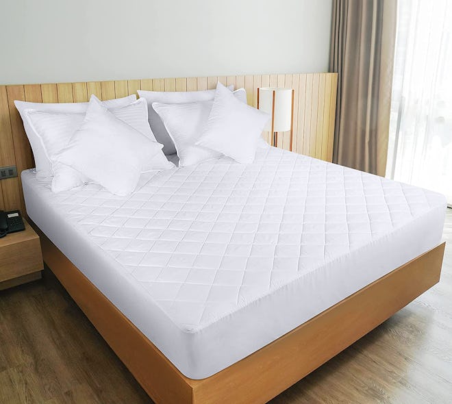 Utopia Quilted Mattress Pad