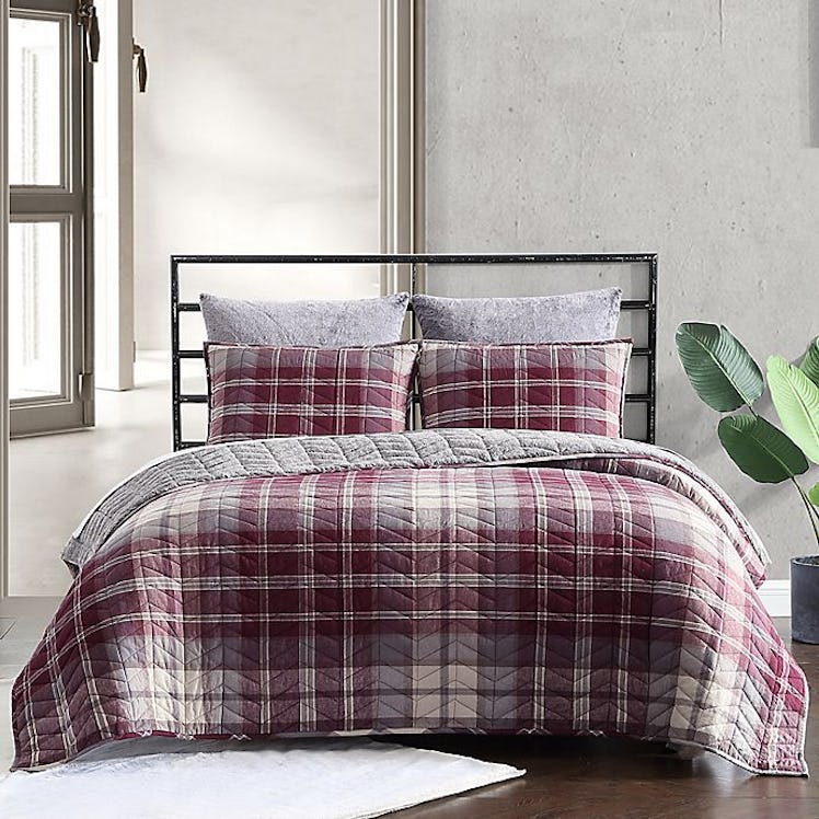 UGG® Beacon 3-Piece Full/Queen Quilt Set in Cabernet Plaid