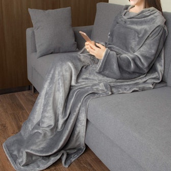 Catalonia Wearable Blanket with Sleeves and Pocket