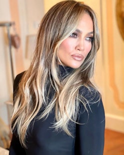 8 Chic Haircuts With Long Layers That Are The Definition Of Low-Maintenance