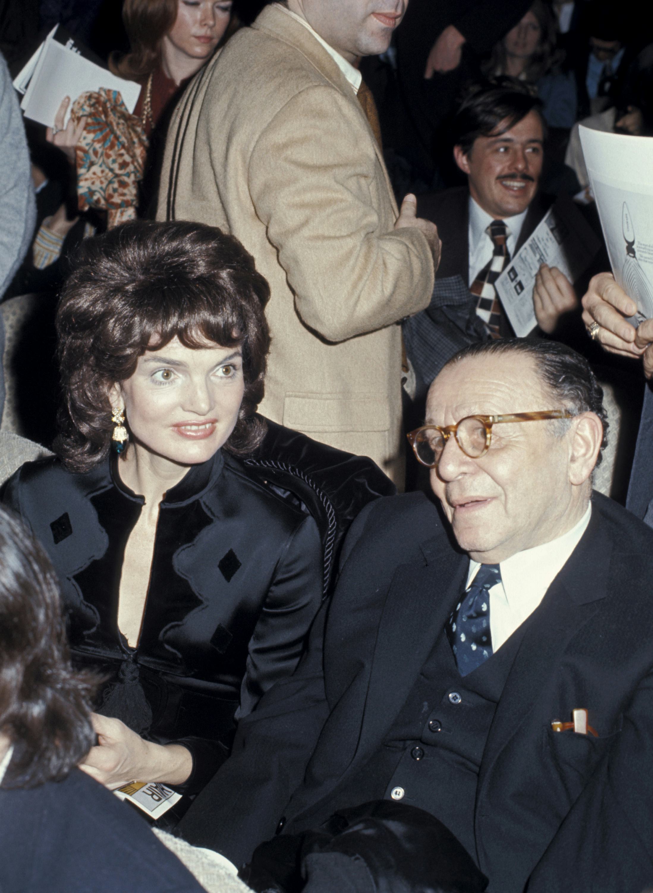 Jackie Kennedy wore baby bangs at a theatre performance in 1970.