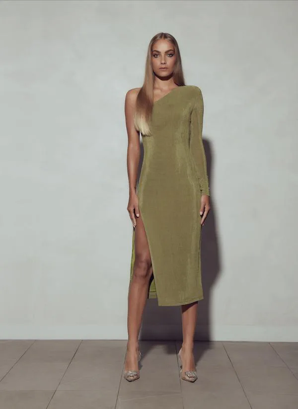 18 Winter Wedding Guest Dresses To Wear