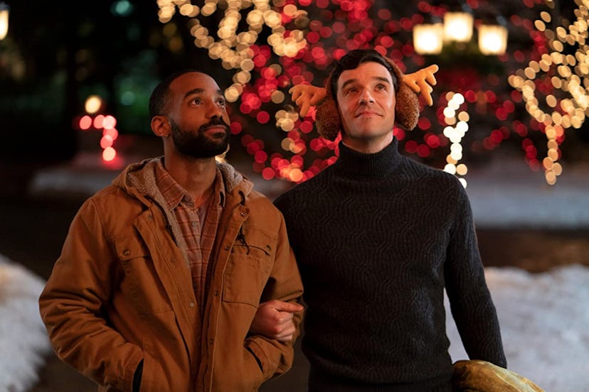 'Single All The Way' is an adorable Christmas movie on Netflix.