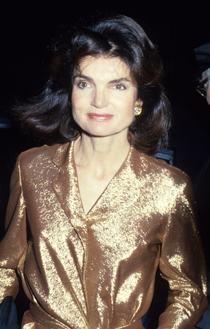 Jackie Kennedy matched gold eyeshadow to her shimmery blouse. 