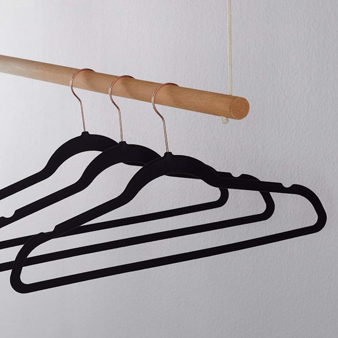 Amazon Basics Velvet Non-Slip Clothes Hangers (30-Pack)