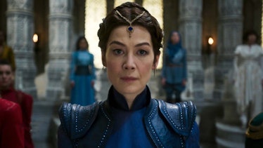 Rosamund Pike as Moiraine in The Wheel of Time.