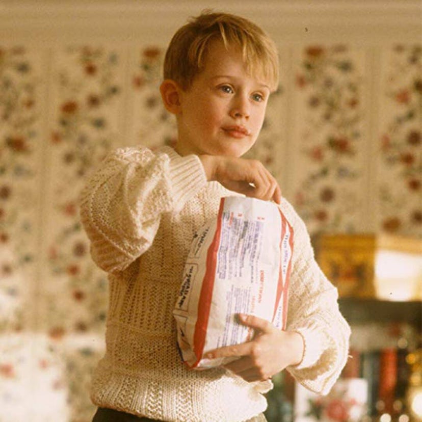 Macaulay Culkin wears several chunky sweaters in ‘Home Alone.'