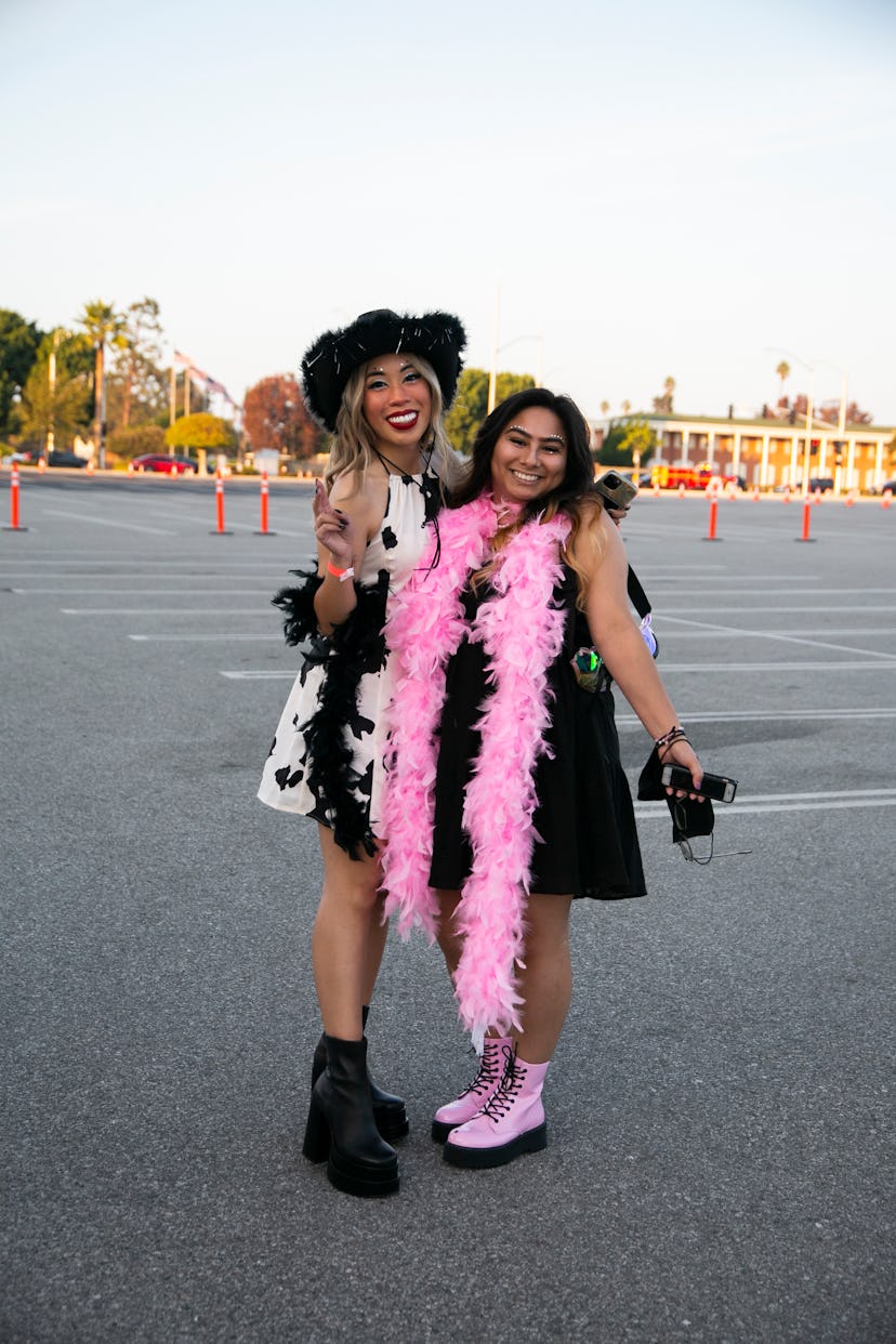 Street style at Harry Styles' Love On Tour At The Forum in Los Angeles.