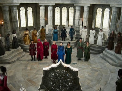 A scene in a hall in "The Wheel of Time" TV series