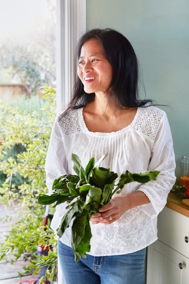 Dr. Linda Shiue is a physician and cookbook author.