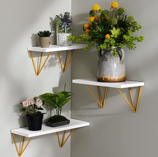 AMADA HOMEFURNISHING Floating Shelves (Set of 3)