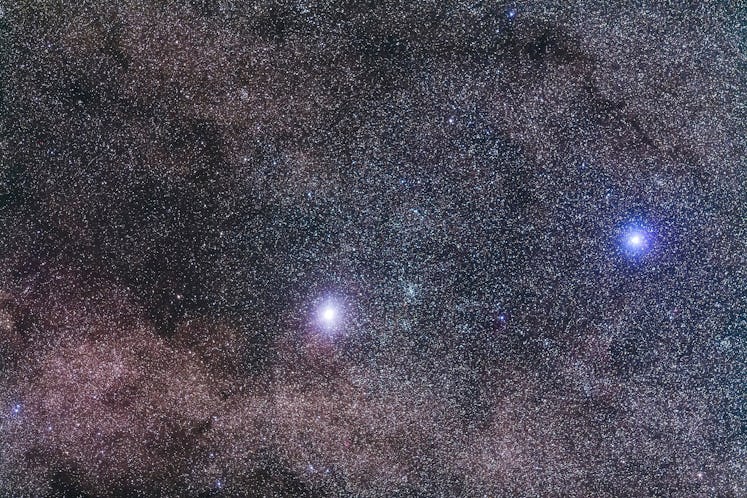 Alpha Centauri at left and Rigel Kentaurus and Beta Centauri at right