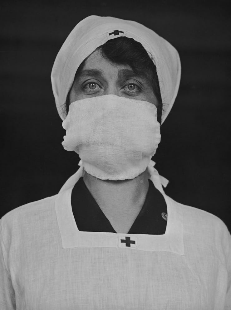 A Red Cross employee with a face mask in 1918