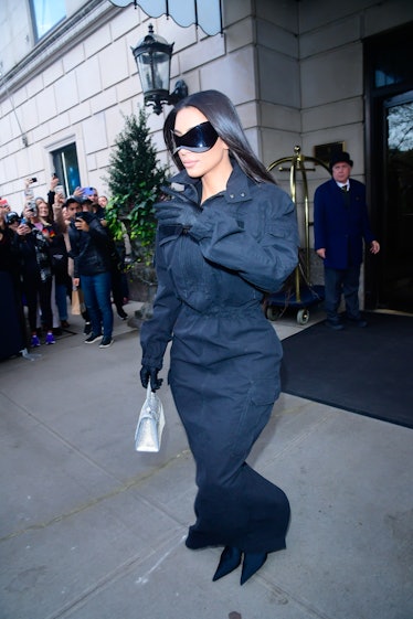 Luxury top designer fashions 27d23688-d52c-4c2b-bfbc-269b0534bf38-gettyimages-1236300781 Kim Kardashian Wears a Balenciaga Cargo Dress While Out in NYC  