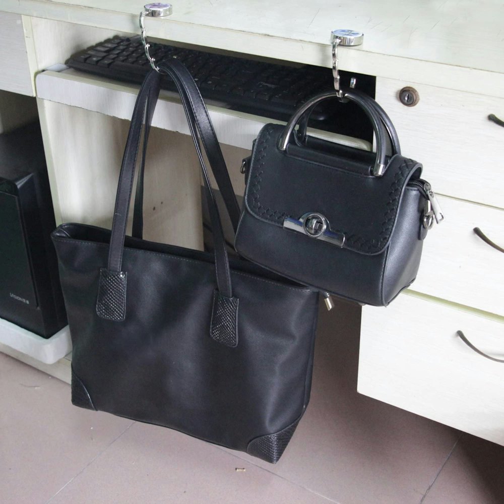BEAVO Foldable Handbag Hangers (6-Pack)