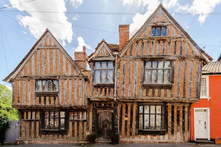 This 'Harry Potter' Airbnb is available for guests to stay in if they're traveling to the UK.