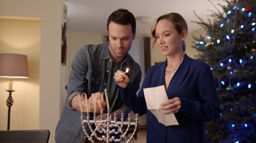 Mistletoe and Menorahs is a holiday movie for families