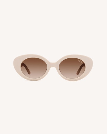 DEZI Thelma Sunglasses in Heavy Cream / Honey Faded.