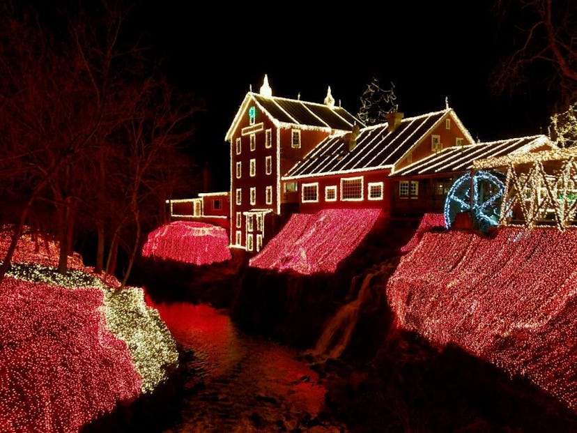 christmas lights in clifton mill Ohio