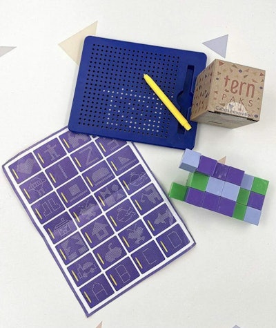 Product image for STEM toy pack with magnetic board and blocks