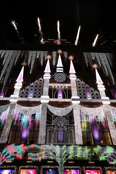 VIDEO] Check Out The 2021 Saks Fifth Avenue Holiday Light Show