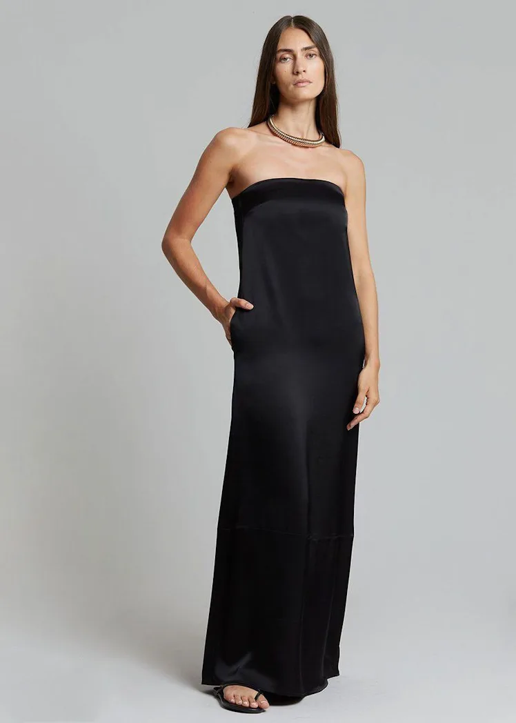 What To Wear To A Black Tie Wedding So You Aren't Underdressed According to Experts What To Wear To A Black Tie Wedding So You Aren't Underdressed According to Experts