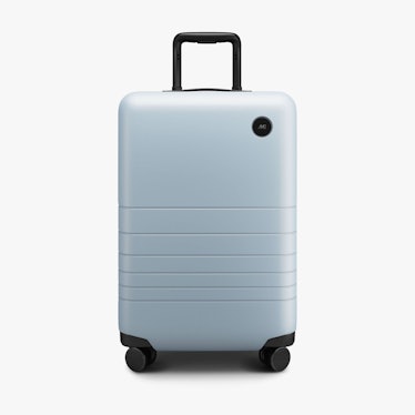 Monos has a sitewide 35% off on select items as part of their Black Friday 2021 luggage deals. 