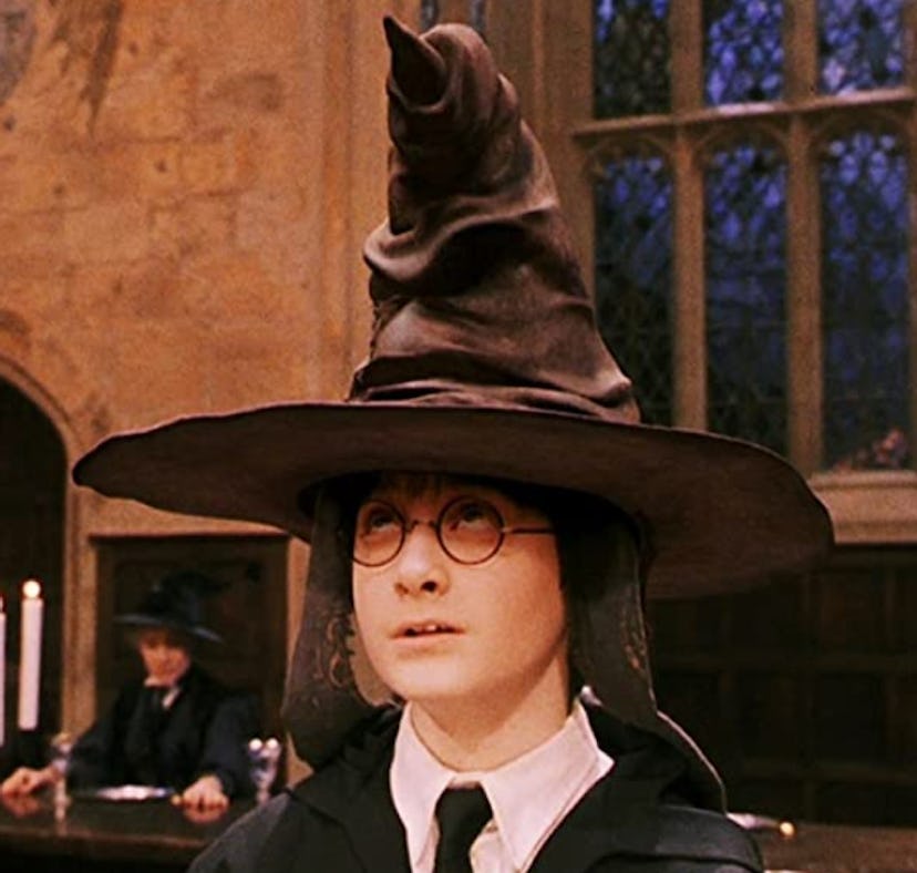 Here's how to use Snapchat's 'Harry Potter' Hogwarts voice Lens to support your house.