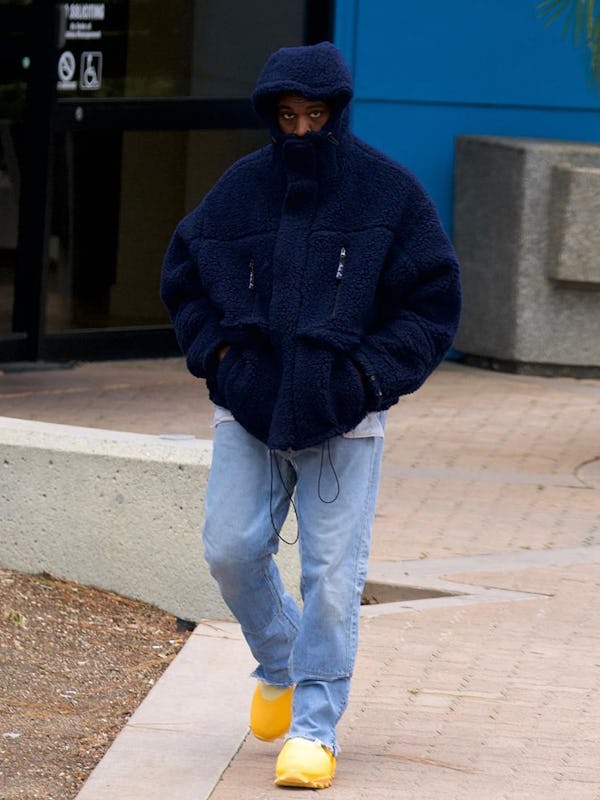 Kanyeâs super weird Yeezy Knit Runner Boot looks like an astronaut shoe