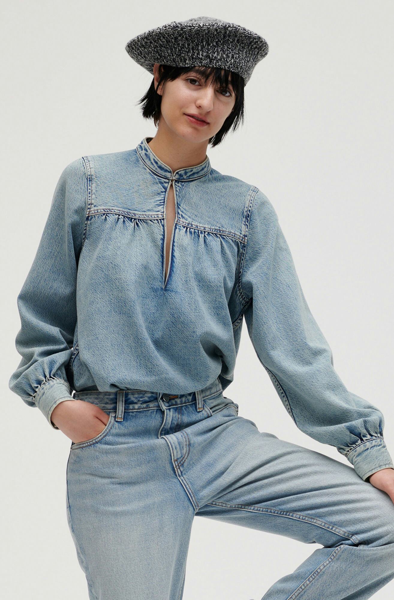 Light Tint Denim Gathered Loose Blouse