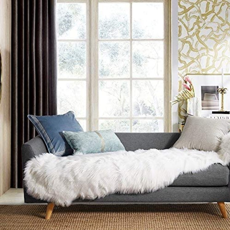 Ashler HOME DECO Ultra Soft Faux Sheepskin Fur Rug