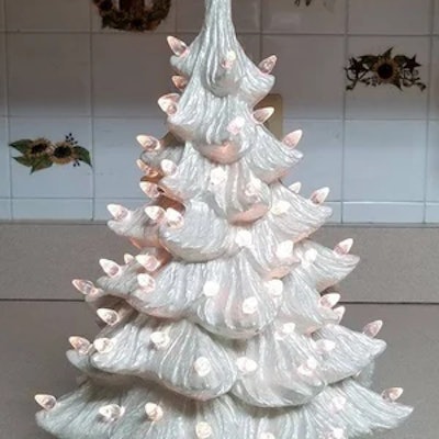 White Old Time Ceramic Christmas Tree