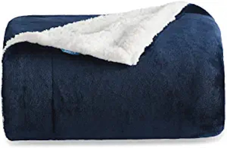 Bedsure Sherpa Fleece Throw Blanket 