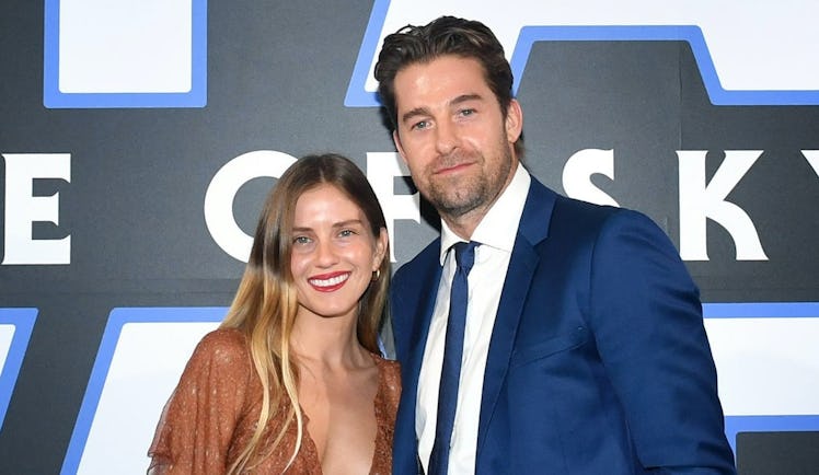 HOLLYWOOD, CALIFORNIA - DECEMBER 16: (L-R) Lindsay Rae Hofmann and Scott Speedman arrive for the Wor...