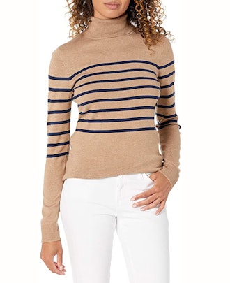 Amazon Essentials Lightweight Long-Sleeve Turtleneck Sweater