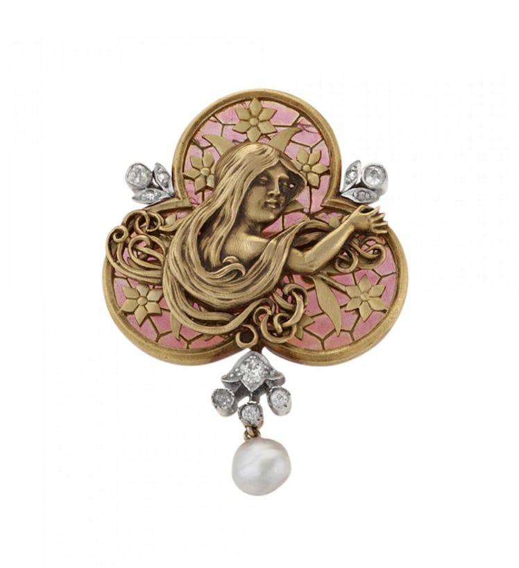 iconic jewelry trends Art Nouveau diamond and pearl brooch