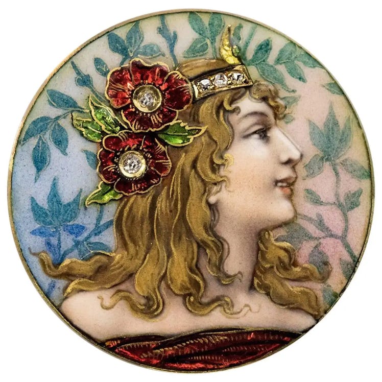 iconic jewelry trends Art Nouveau brooch