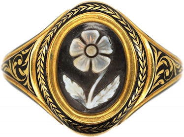 iconic jewelry trends Georgian carved onyx ring