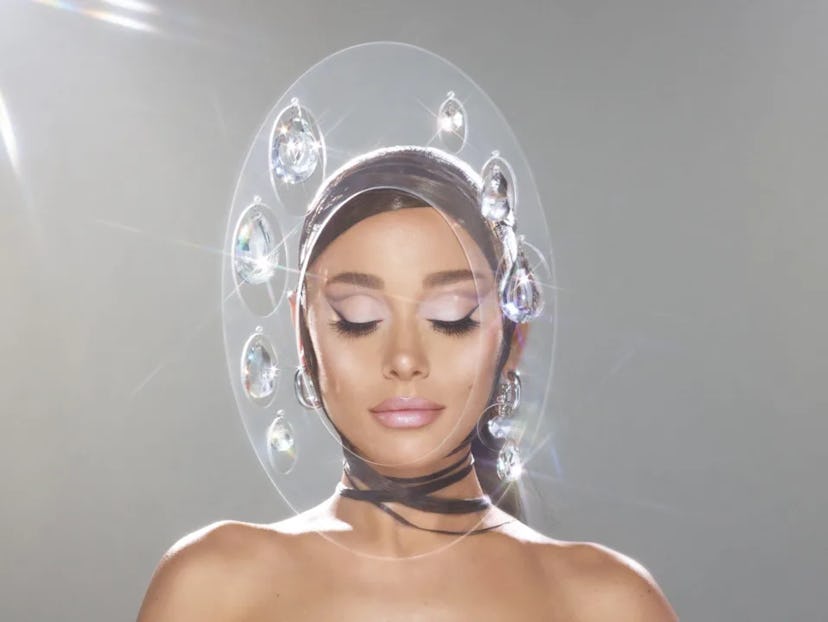  Ariana Grande Makeup Line r.e.m. Beauty