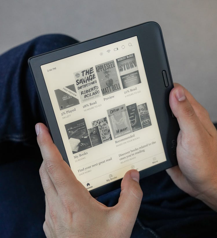 The home screen of the Kobo Libra 2 e-reader.