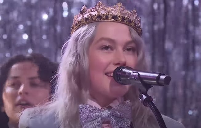 Phoebe Bridgers and Muna performed Silk Chiffon live on James Corden