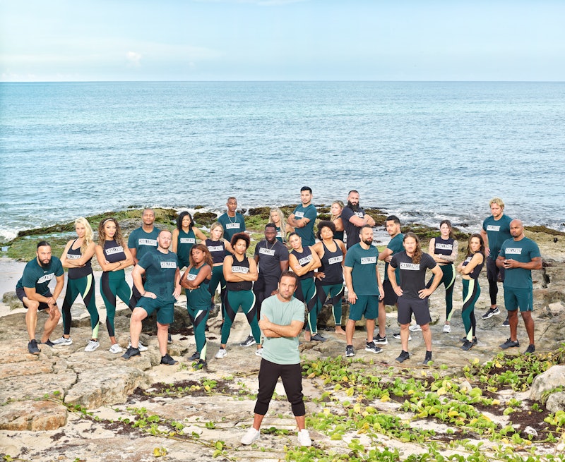 The season two cast of 'The Challenge: All Stars' gets together for a group photograph. 