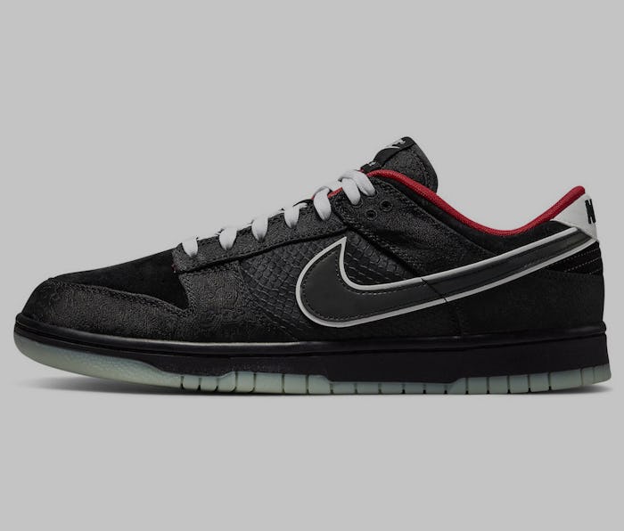 Nike Dunk Low League of Legends Pro League