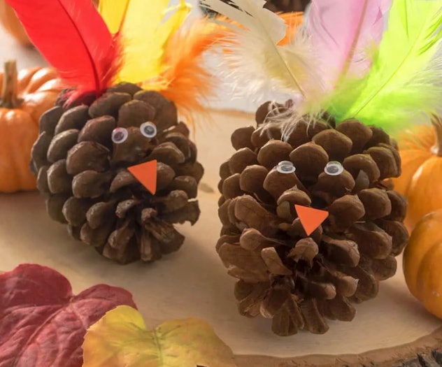 A pinecone turkey is an easy Thanksgiving craft for toddlers. 