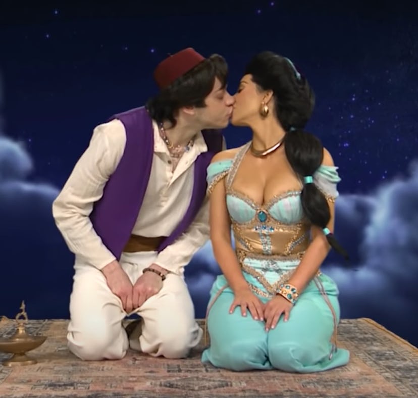 Pete Davidson and Kim Kardashian's 'SNL' body language was so awkward.